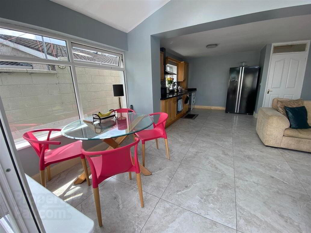 15 Brooke Avenue 8 of 20