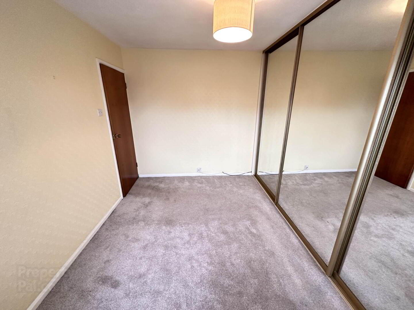 9 Stockmans Crescent 17 of 27
