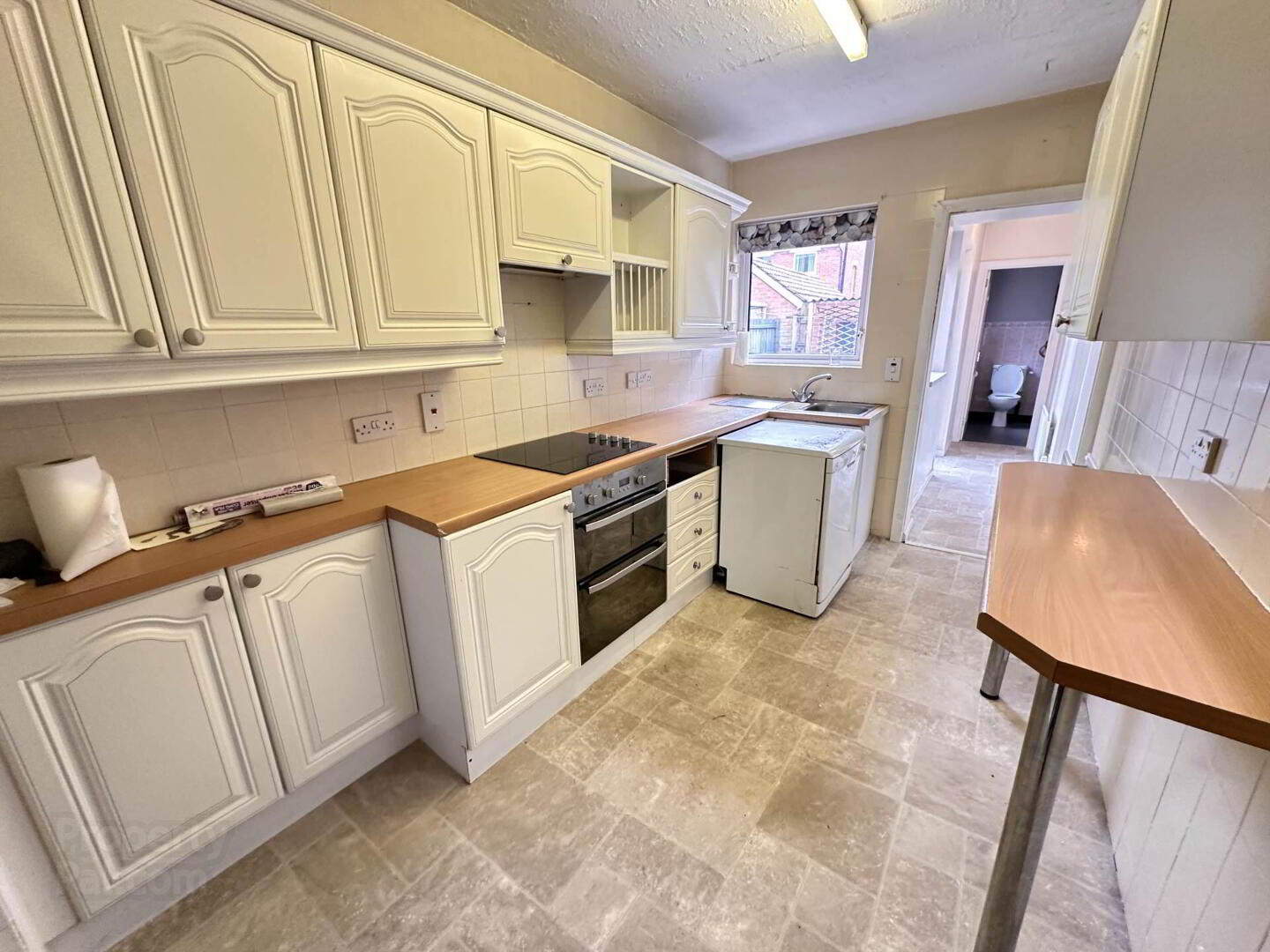 9 Stockmans Crescent 8 of 27