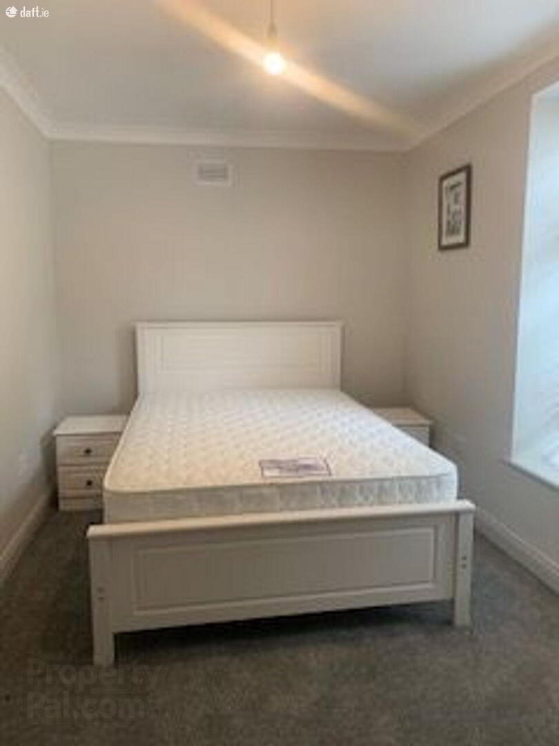 Apartment 4 Woodville Lodge 93 Belmont Avenue 11 of 17