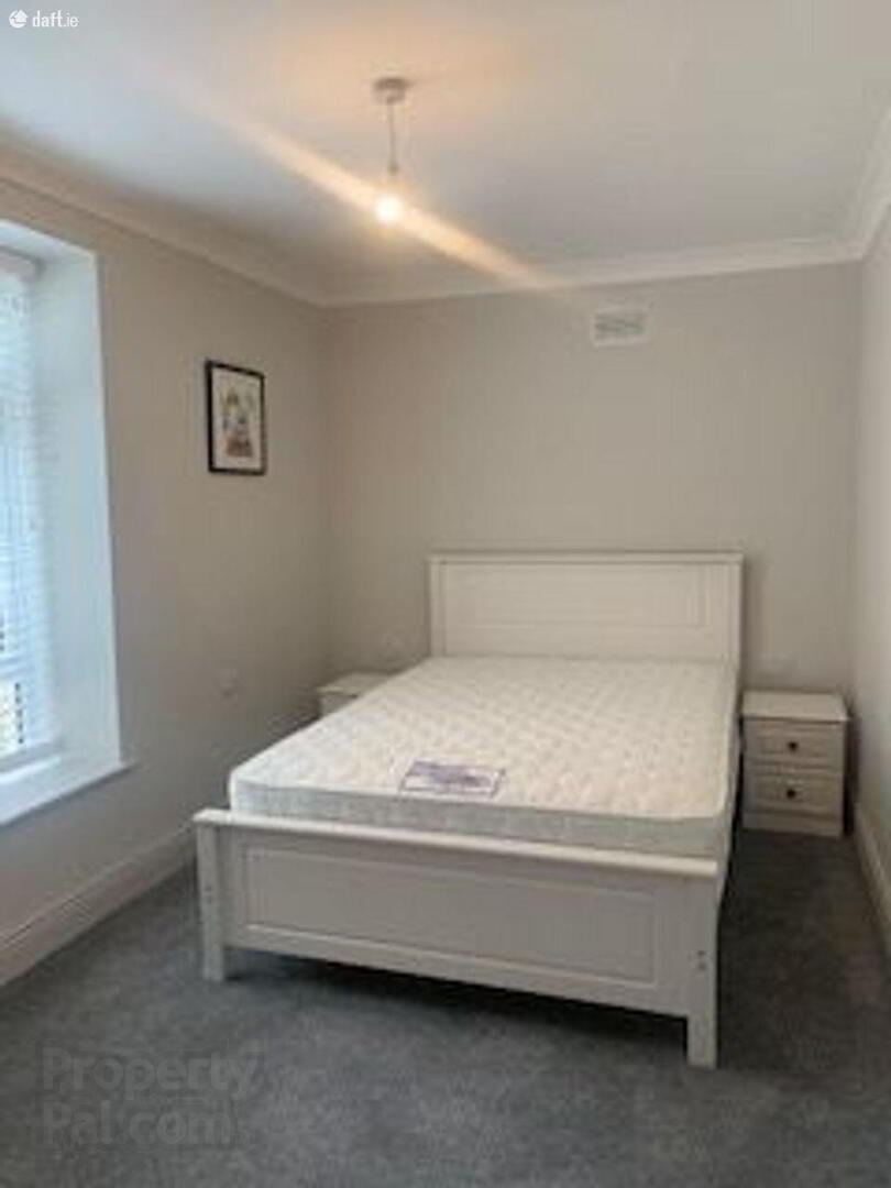 Apartment 4 Woodville Lodge 93 Belmont Avenue 9 of 17