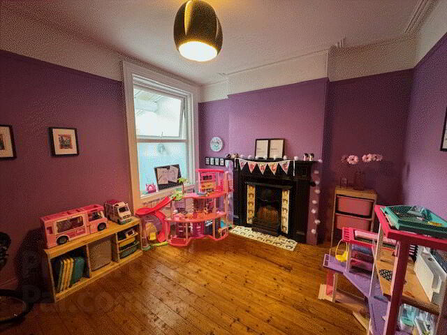 7 Kings Road 8 of 34