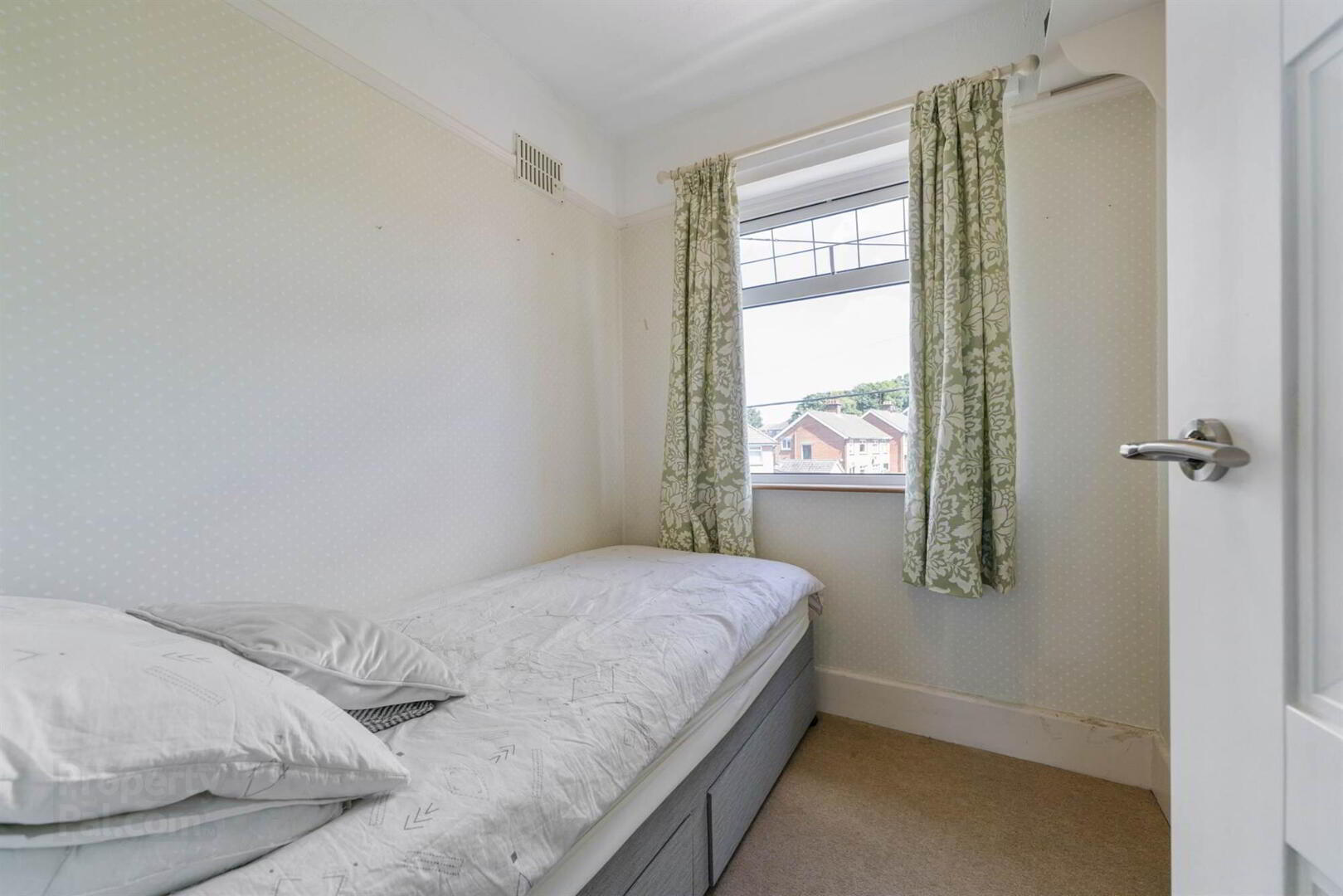 27 Newton Park 12 of 16