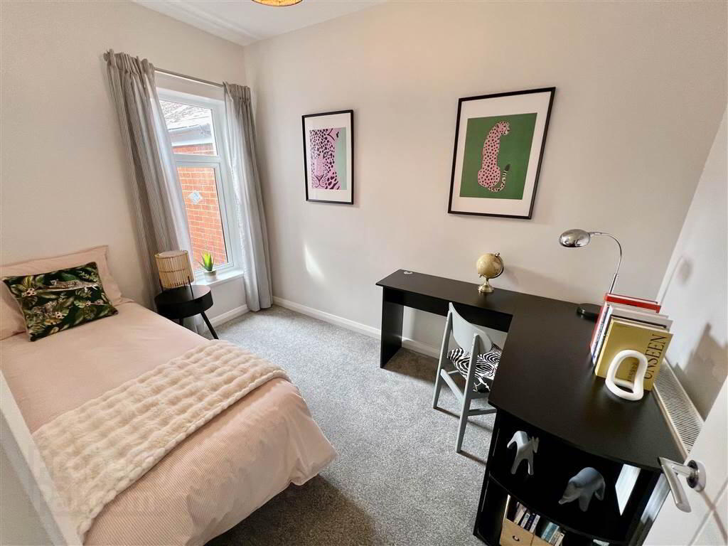 64 Dromore Street 11 of 17