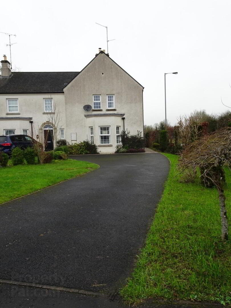 3 Devenish Manor