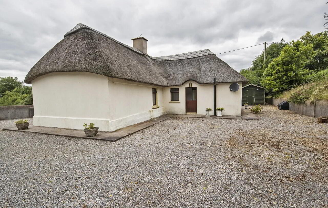 St Jude Thatch Cottage 4 of 34