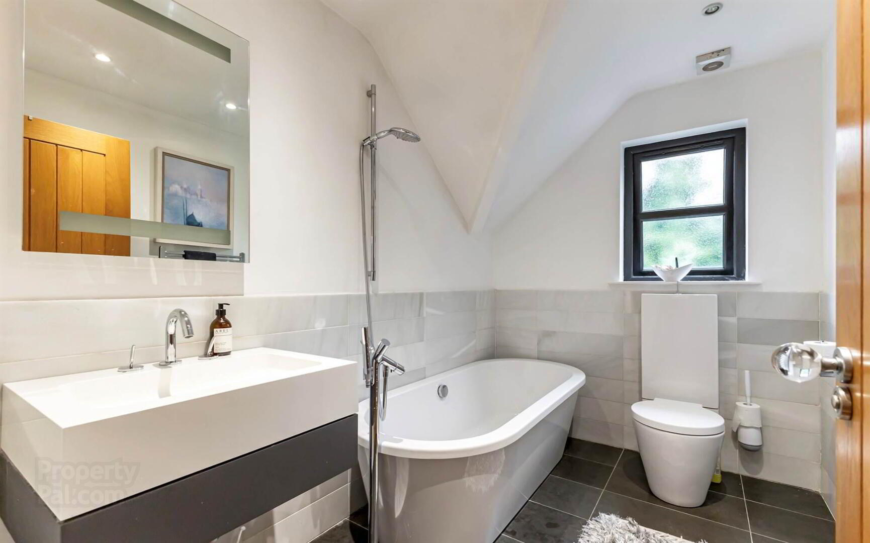 102 Comber Road 28 of 36