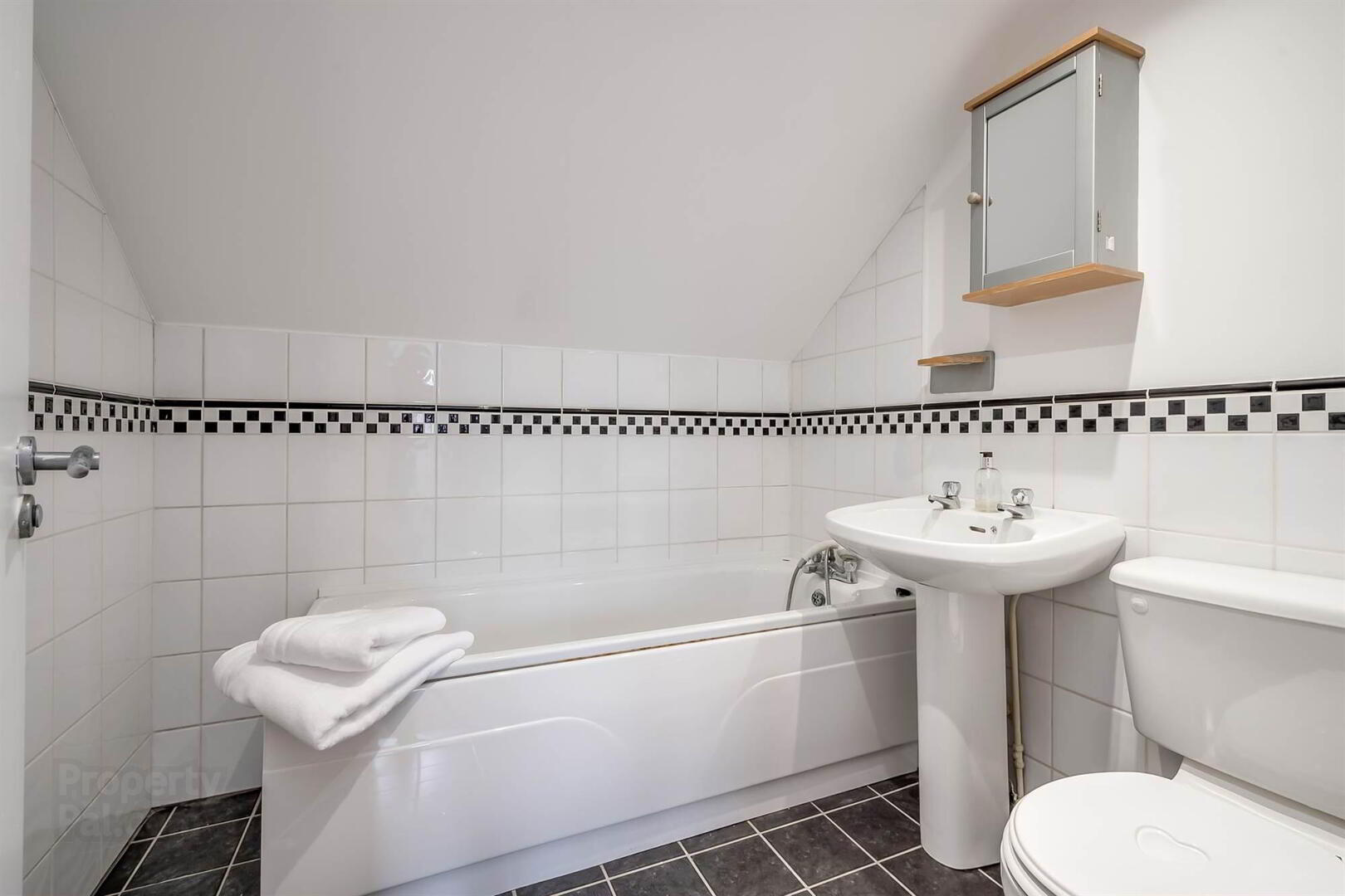 Apt 5 Southside Mews, 18a Cussick Street 11 of 12