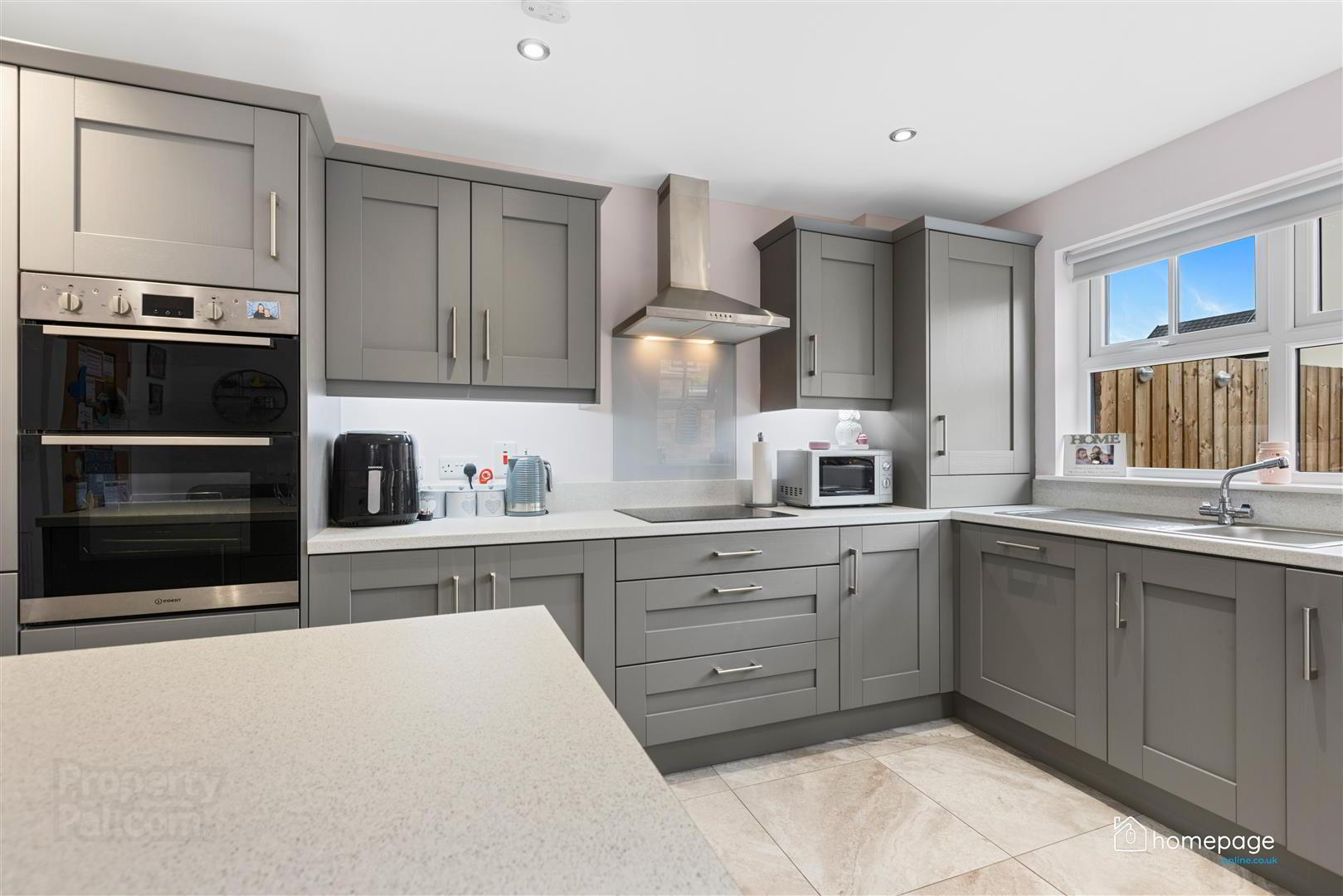 27 Beech Hill View 8 of 38