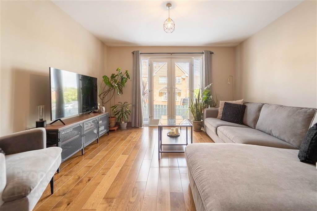 37 Lord Wardens Court 7 of 23