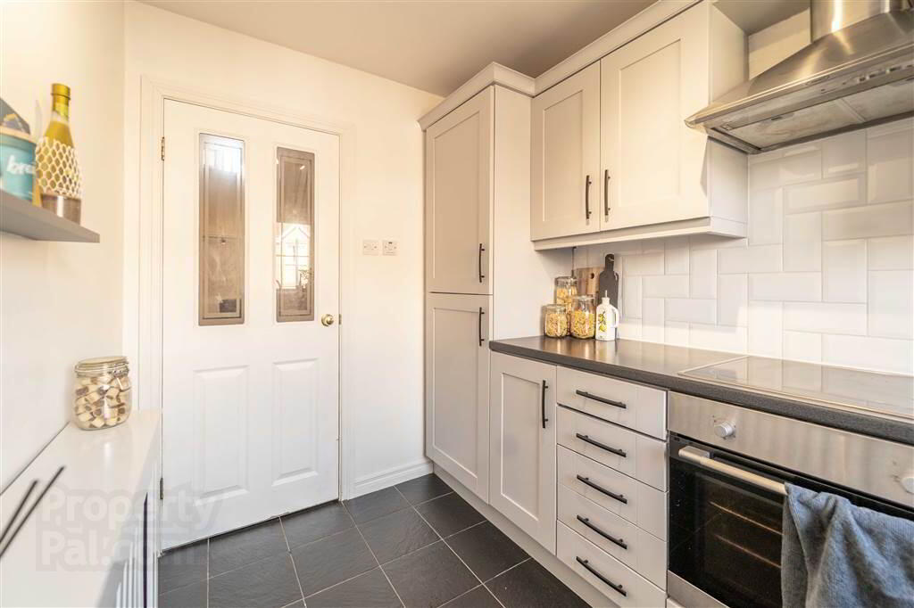 37 Lord Wardens Court 9 of 23
