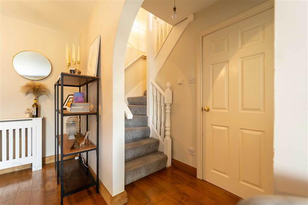 37 Lord Wardens Court 10 of 23