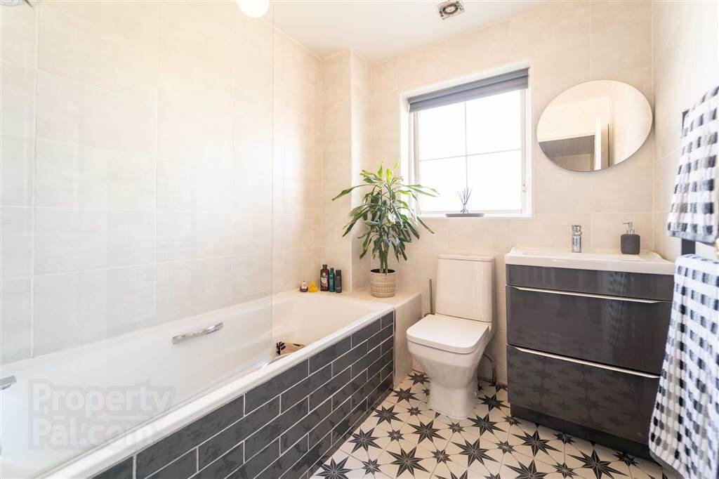 37 Lord Wardens Court 21 of 23