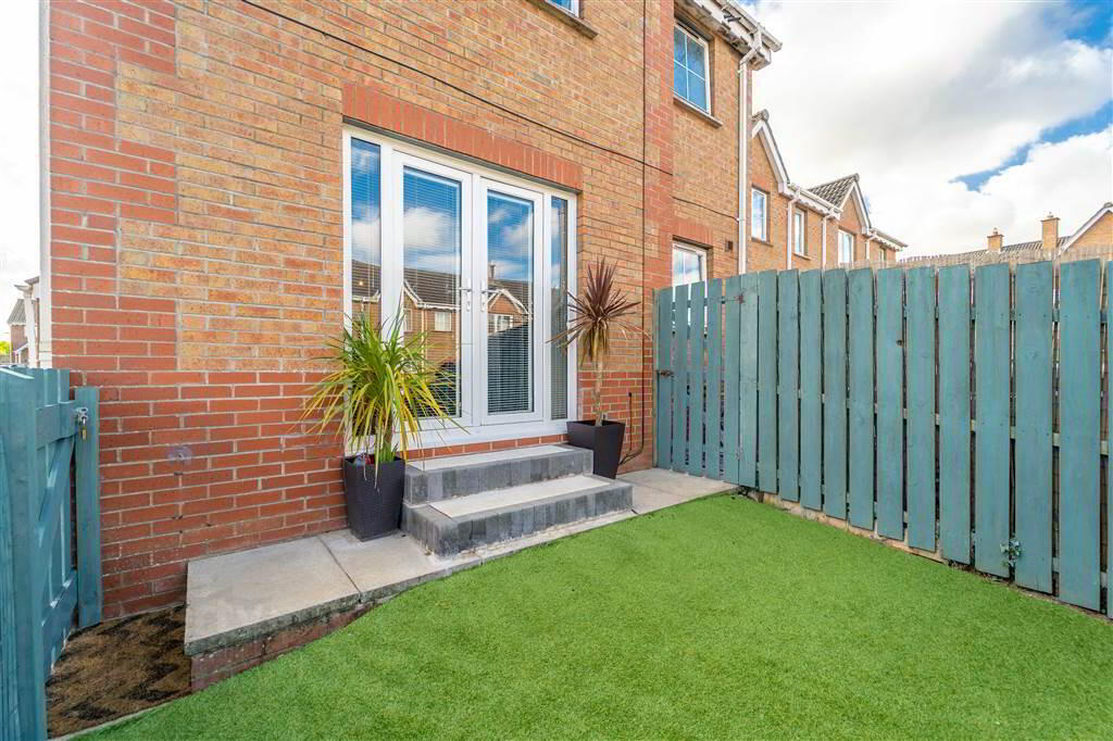 37 Lord Wardens Court 17 of 23