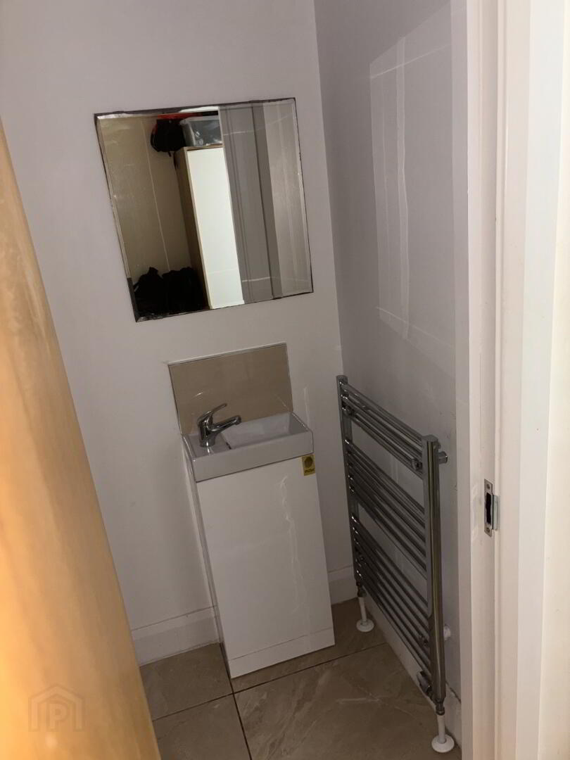 Flat 3, 75/77 Sandhurst Drive 6 of 7