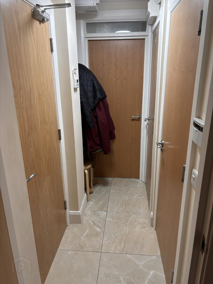 Flat 3, 75/77 Sandhurst Drive 7 of 7