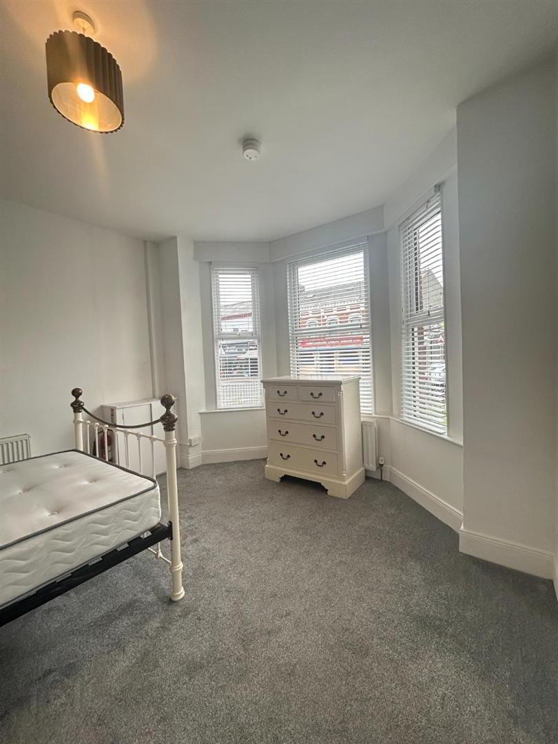 Room 1, 265 Woodstock Road 2 of 9