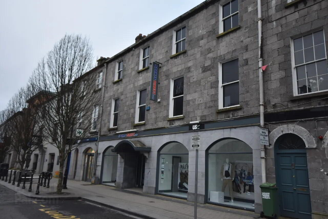 Sports Direct, 19 & 20 Pearse Street