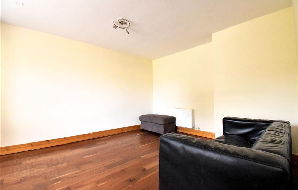 17 Castlegate Copse 5 of 15