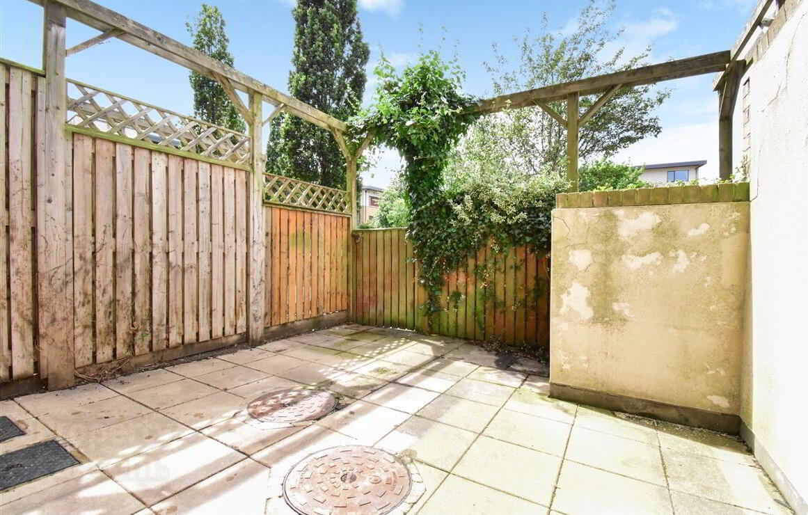 17 Castlegate Copse 15 of 15