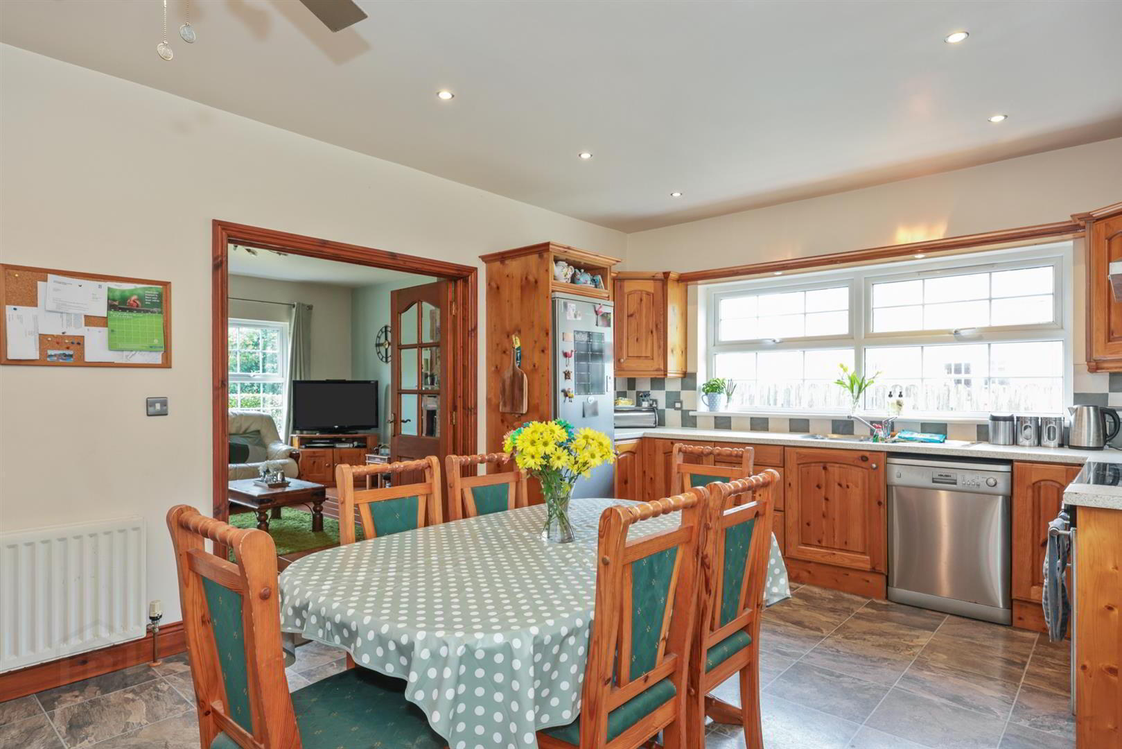 2 Strangford Avenue 12 of 38