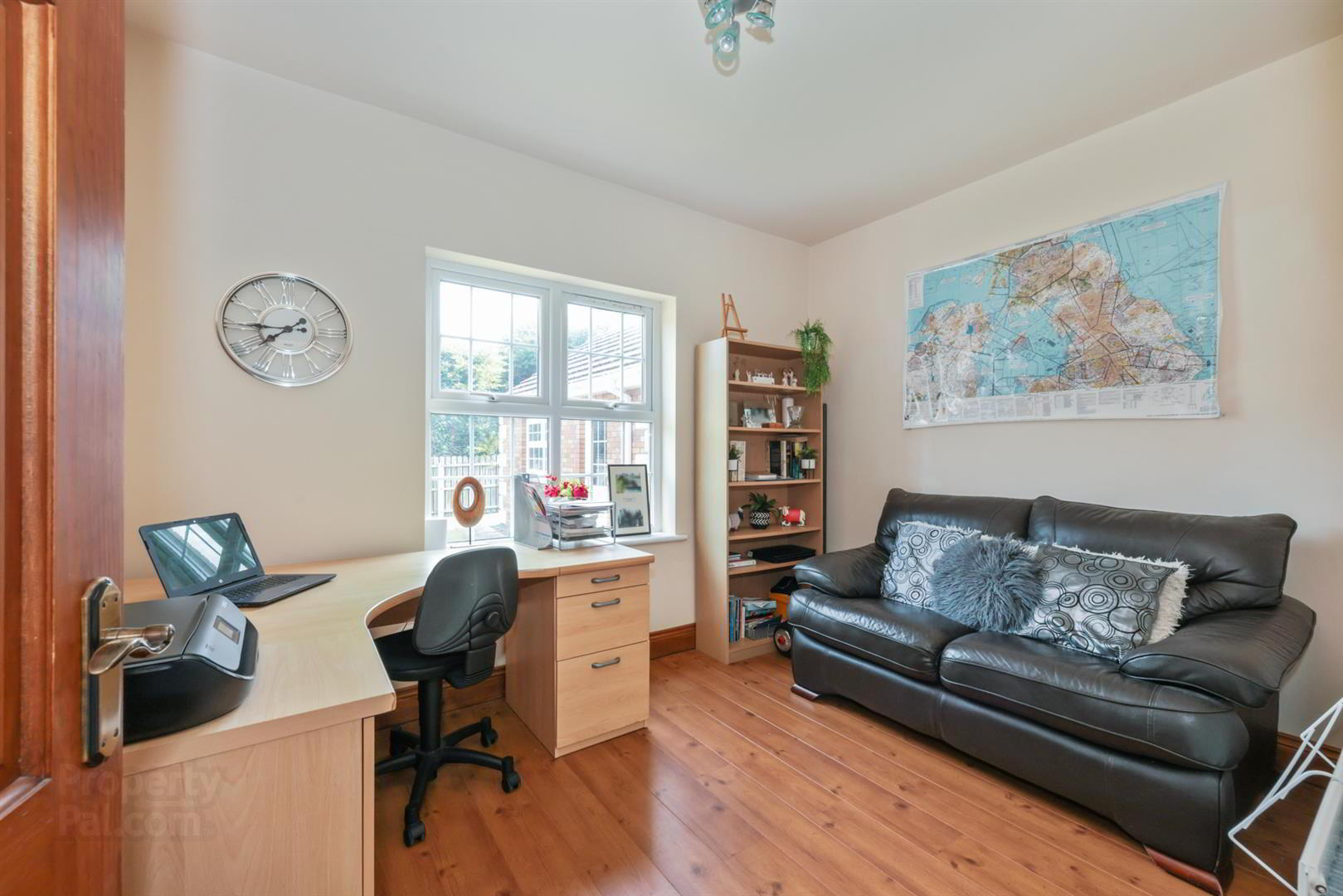 2 Strangford Avenue 15 of 38