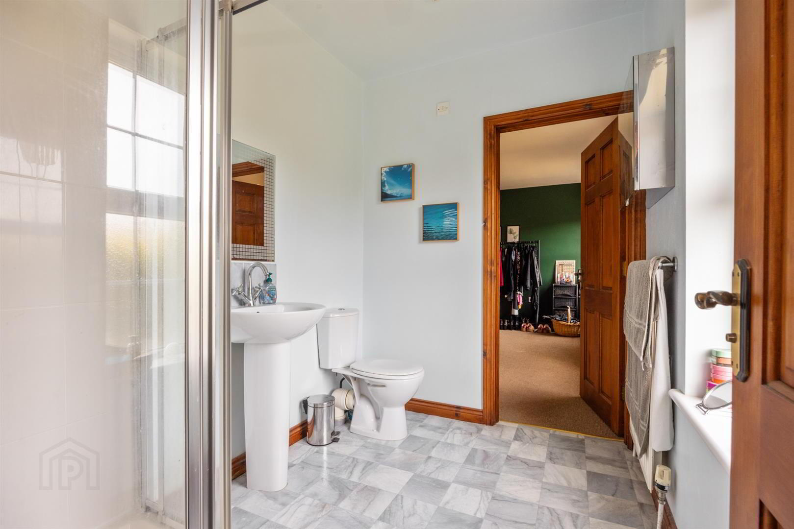2 Strangford Avenue 21 of 38