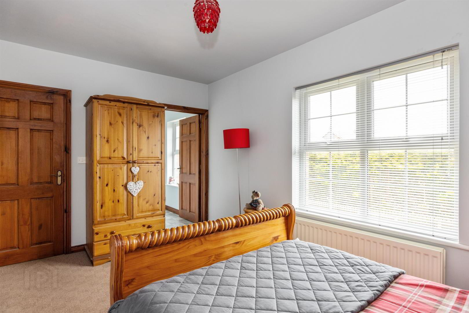 2 Strangford Avenue 23 of 38