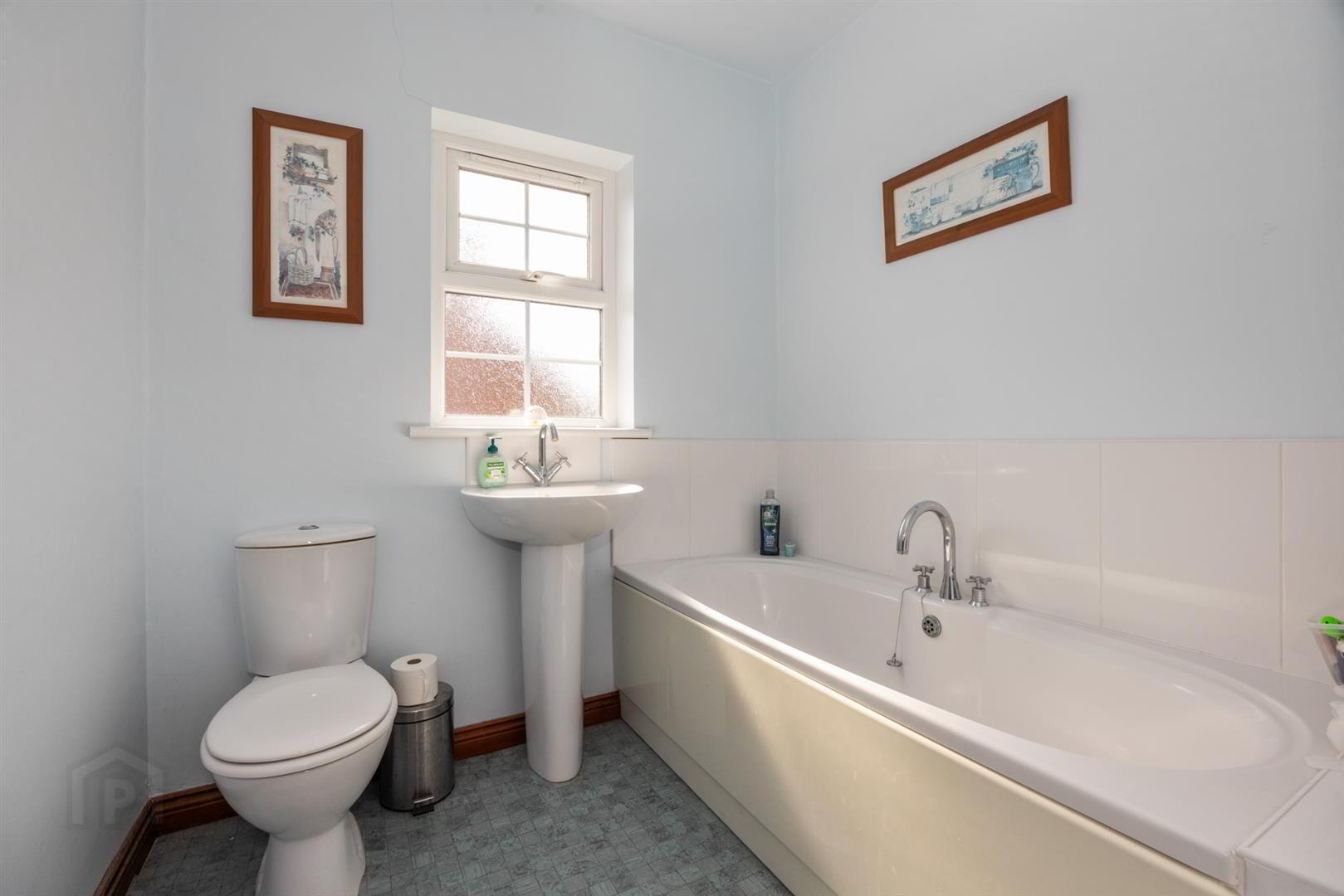 2 Strangford Avenue 25 of 38
