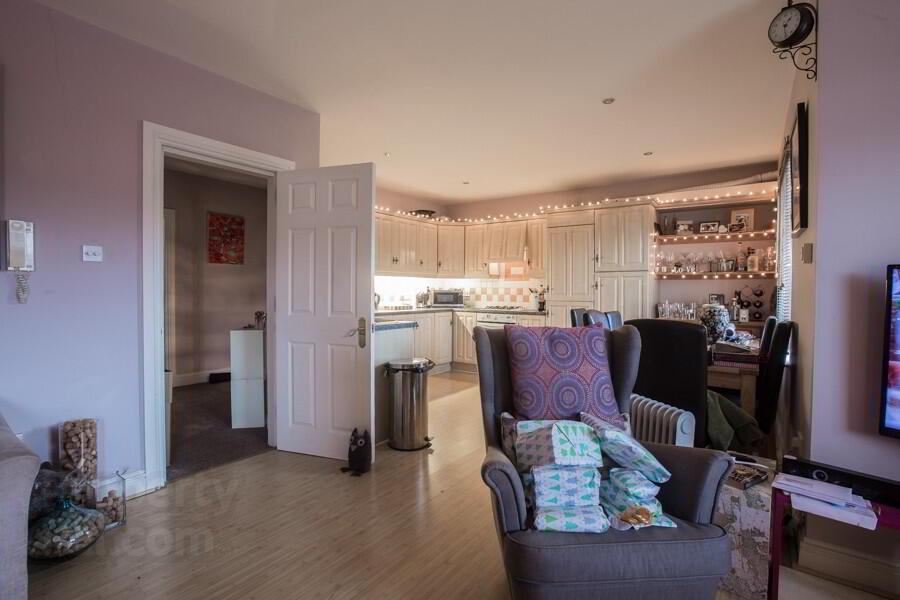 8 Glenmore Place 5 of 9