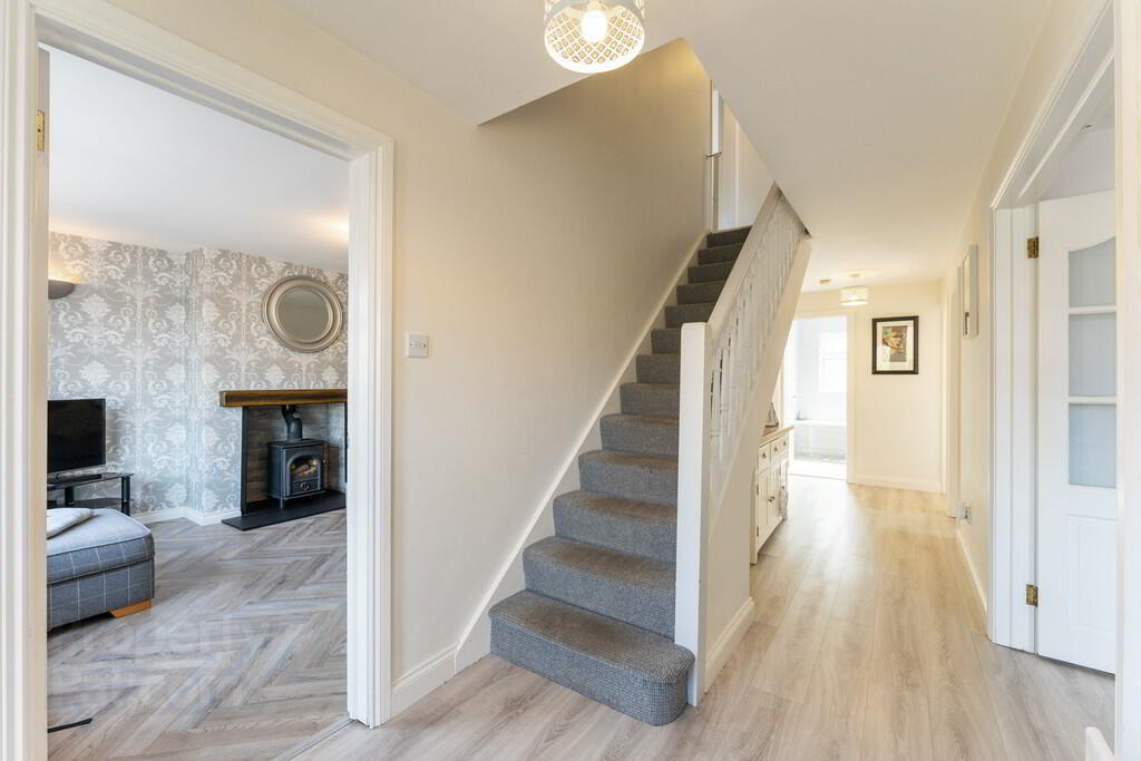 52 Dunlady Manor 4 of 25