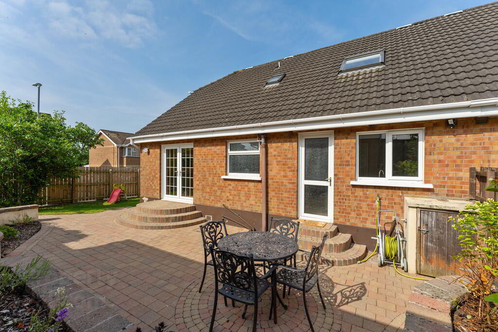 52 Dunlady Manor 21 of 25