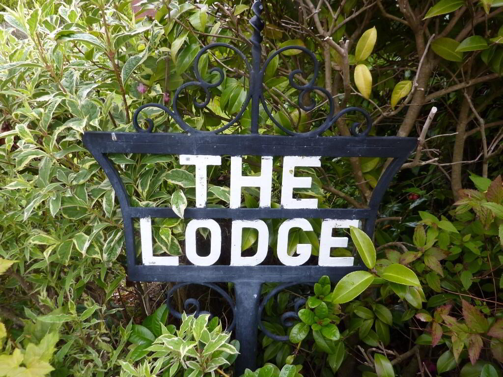 "The Lodge", 1 Sandringham Court