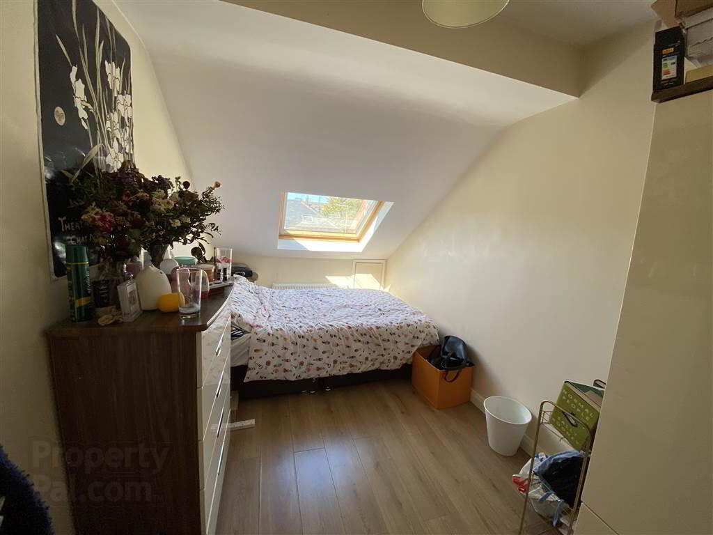 Flat 4, 78 Fitzroy Avenue 7 of 10