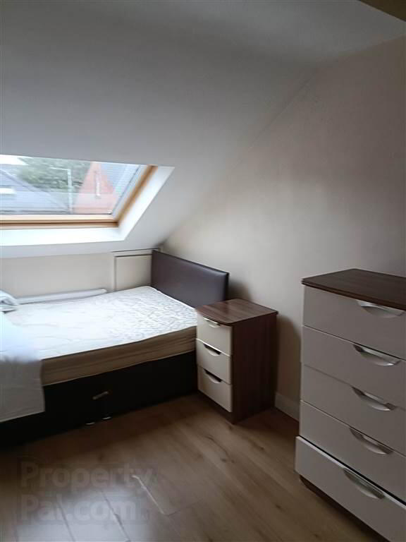 Flat 4, 78 Fitzroy Avenue 9 of 10