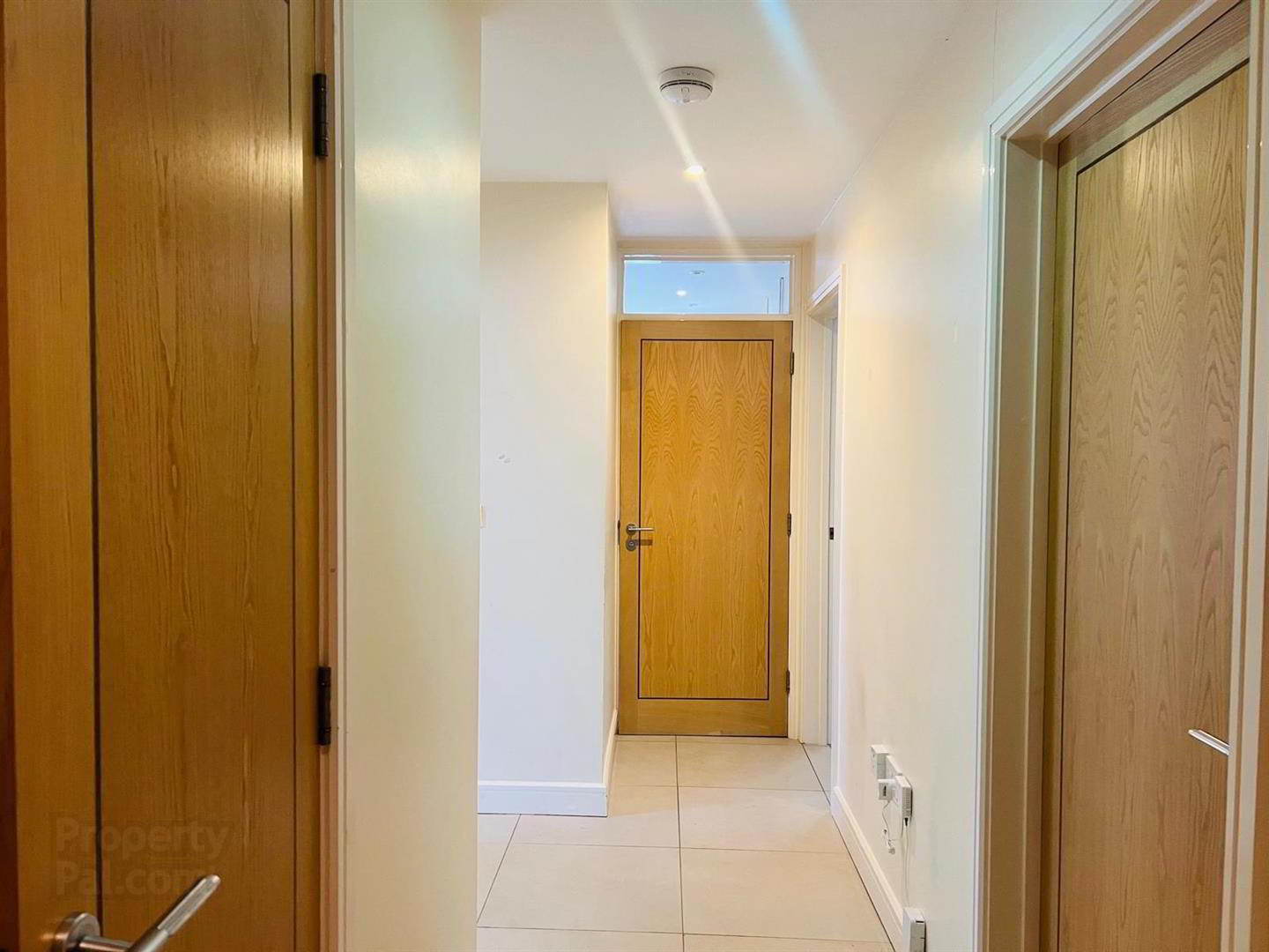 9 Oaktree Manor 5 of 22