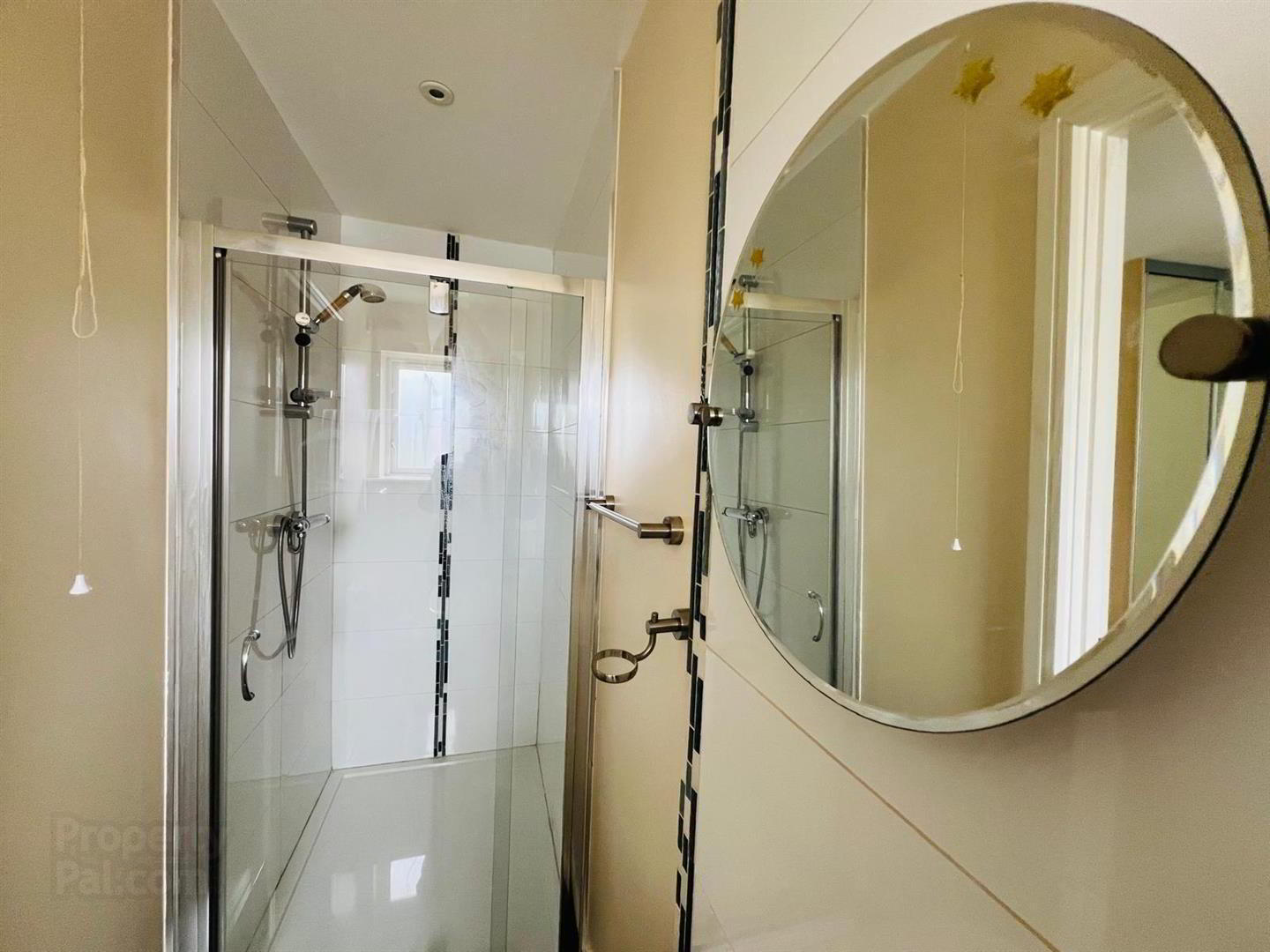 9 Oaktree Manor 12 of 22