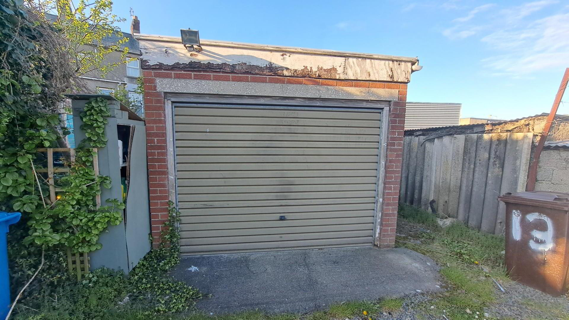 Garage @, 13 Belfast Road