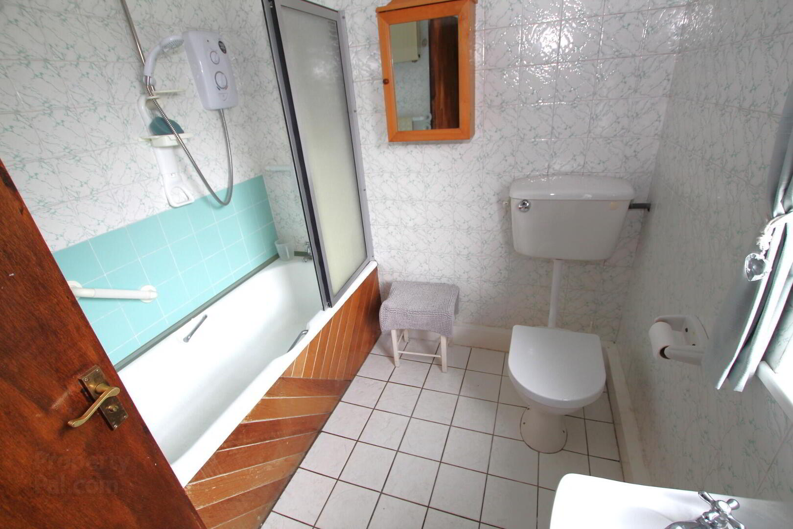 Moss Cottage, 61 Annesborough Road 11 of 28