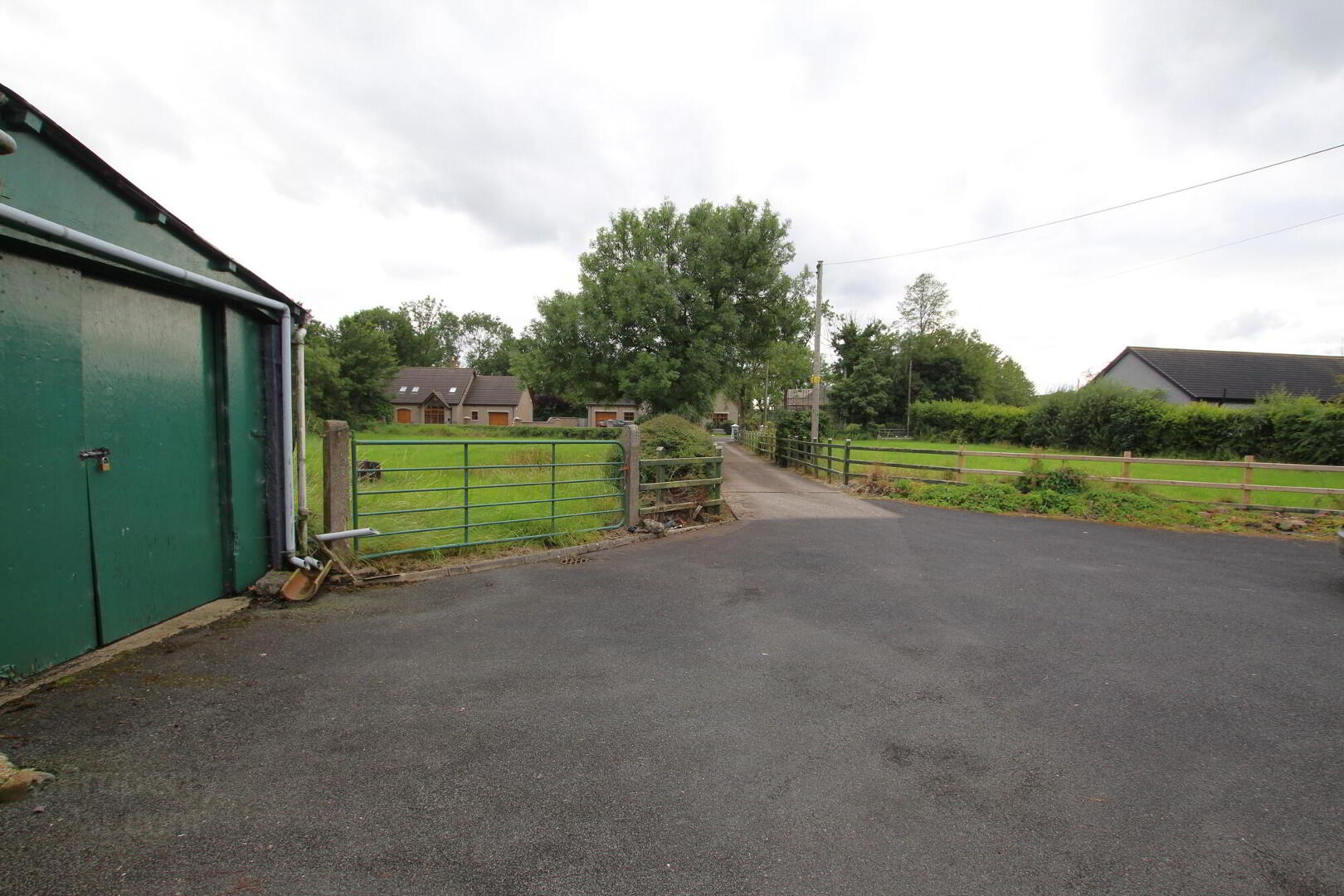 Moss Cottage, 61 Annesborough Road 12 of 28