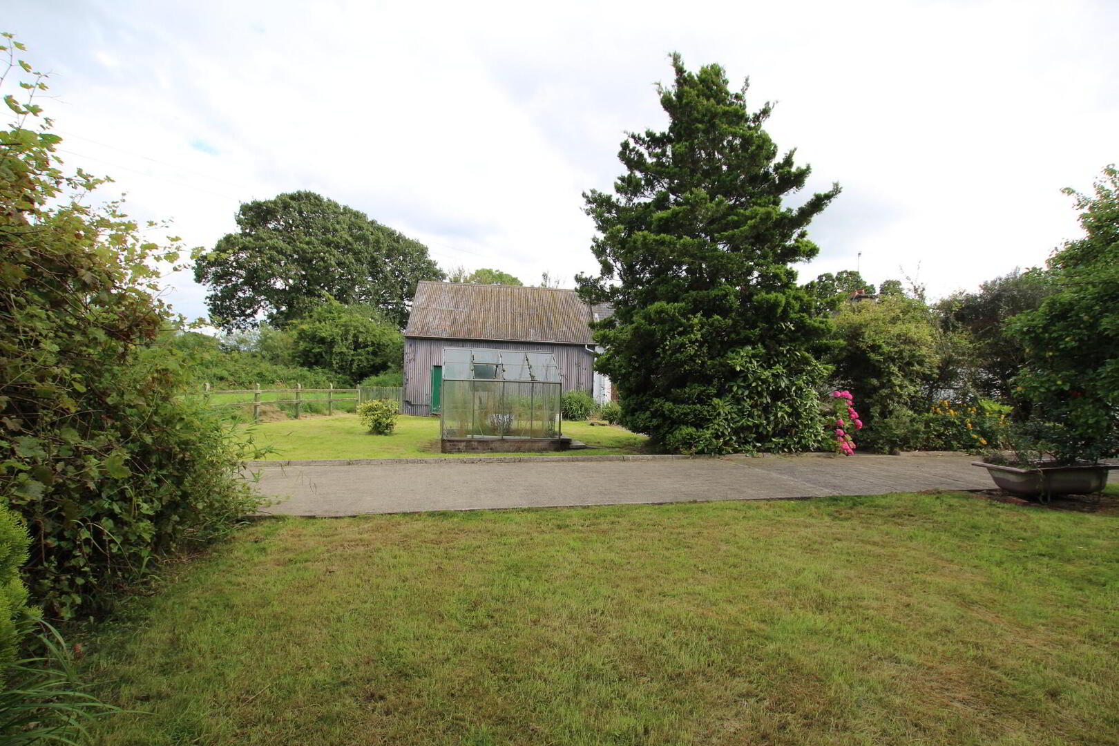 Moss Cottage, 61 Annesborough Road 23 of 28