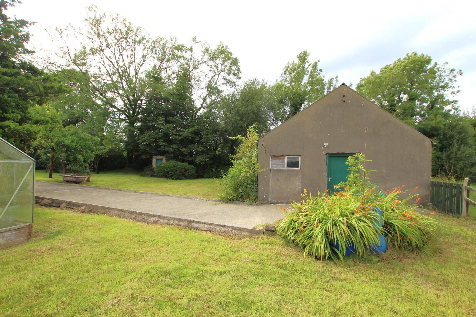 Moss Cottage, 61 Annesborough Road 24 of 28