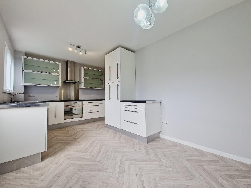 288 Ballycolman Estate 6 of 15