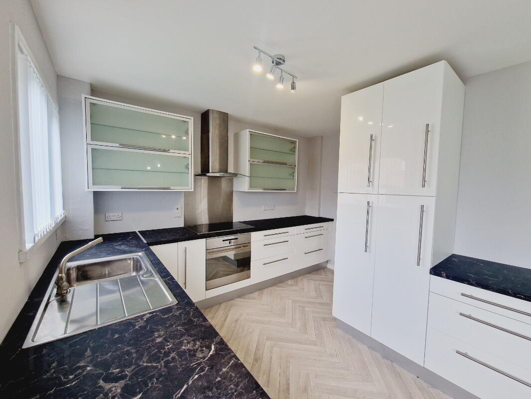 288 Ballycolman Estate 7 of 15
