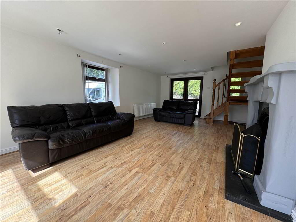 7 Hannahstown Hill 5 of 13