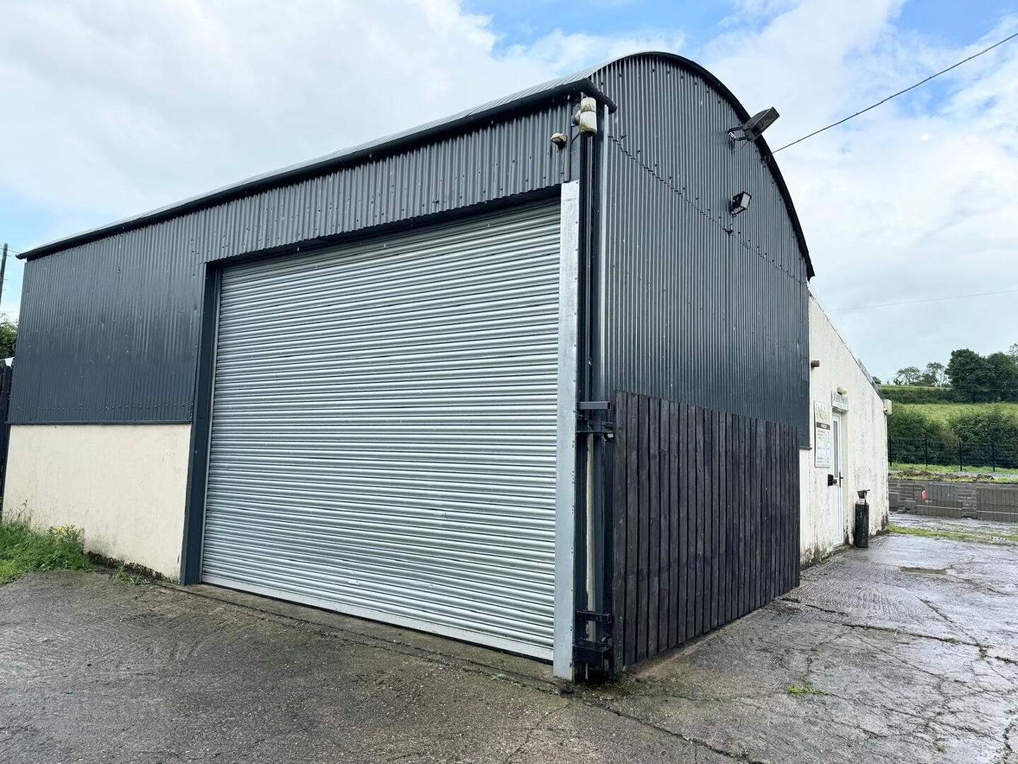 Commercial Sheds, Yard &, 3 Bed Accommodation No. 3 Madden Road