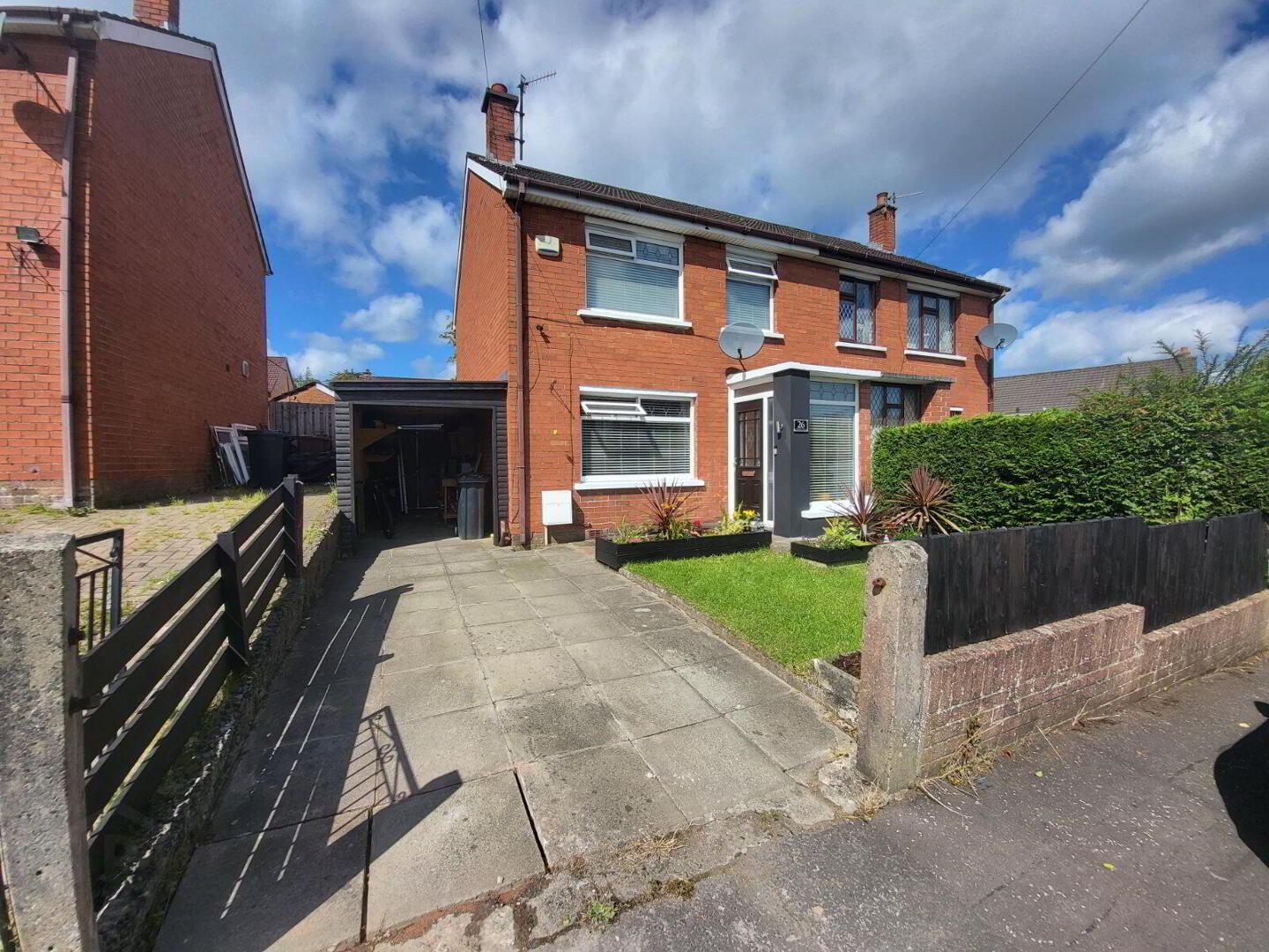26 Elmfield Park 1 of 16