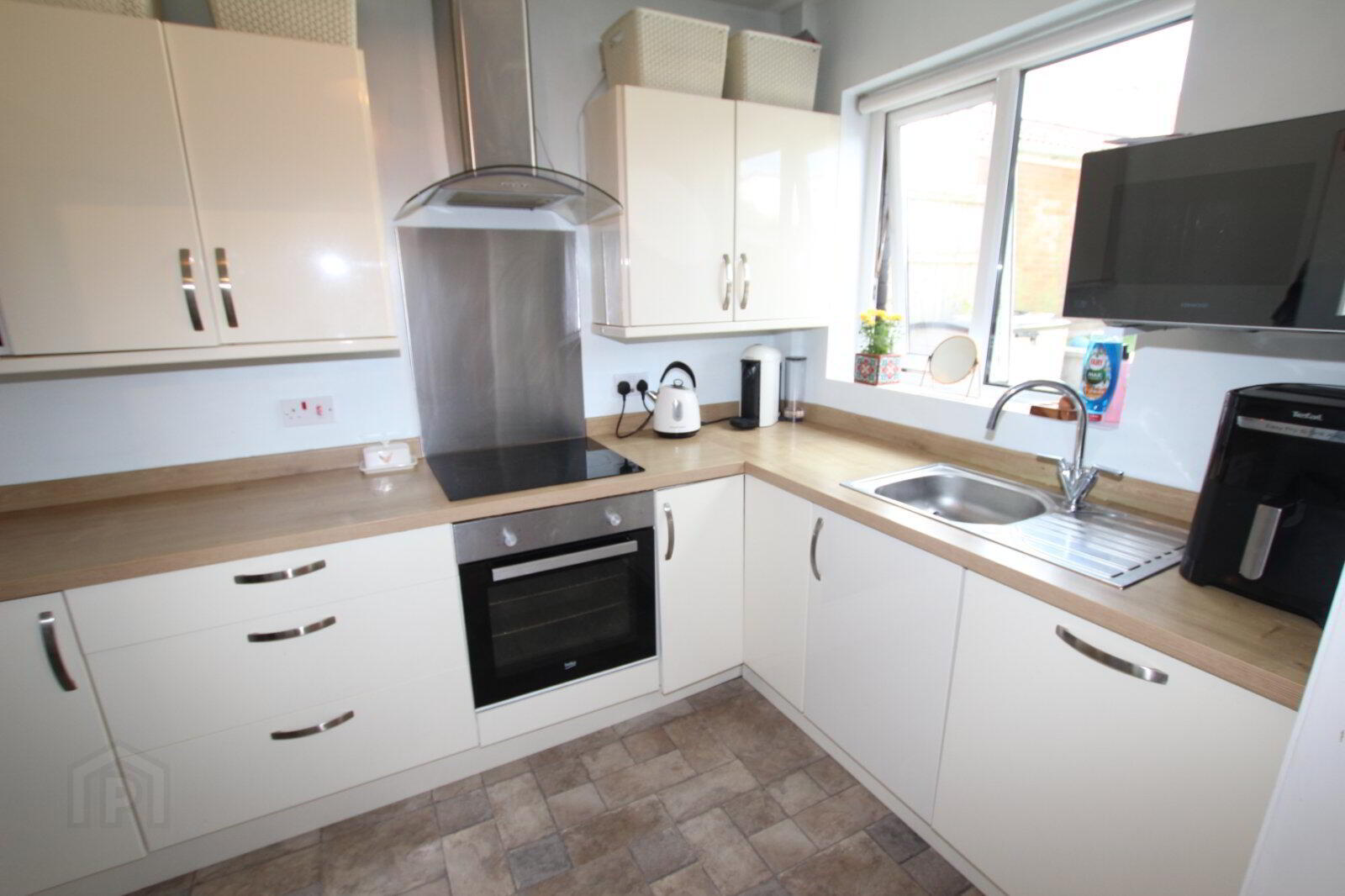 26 Elmfield Park 5 of 16