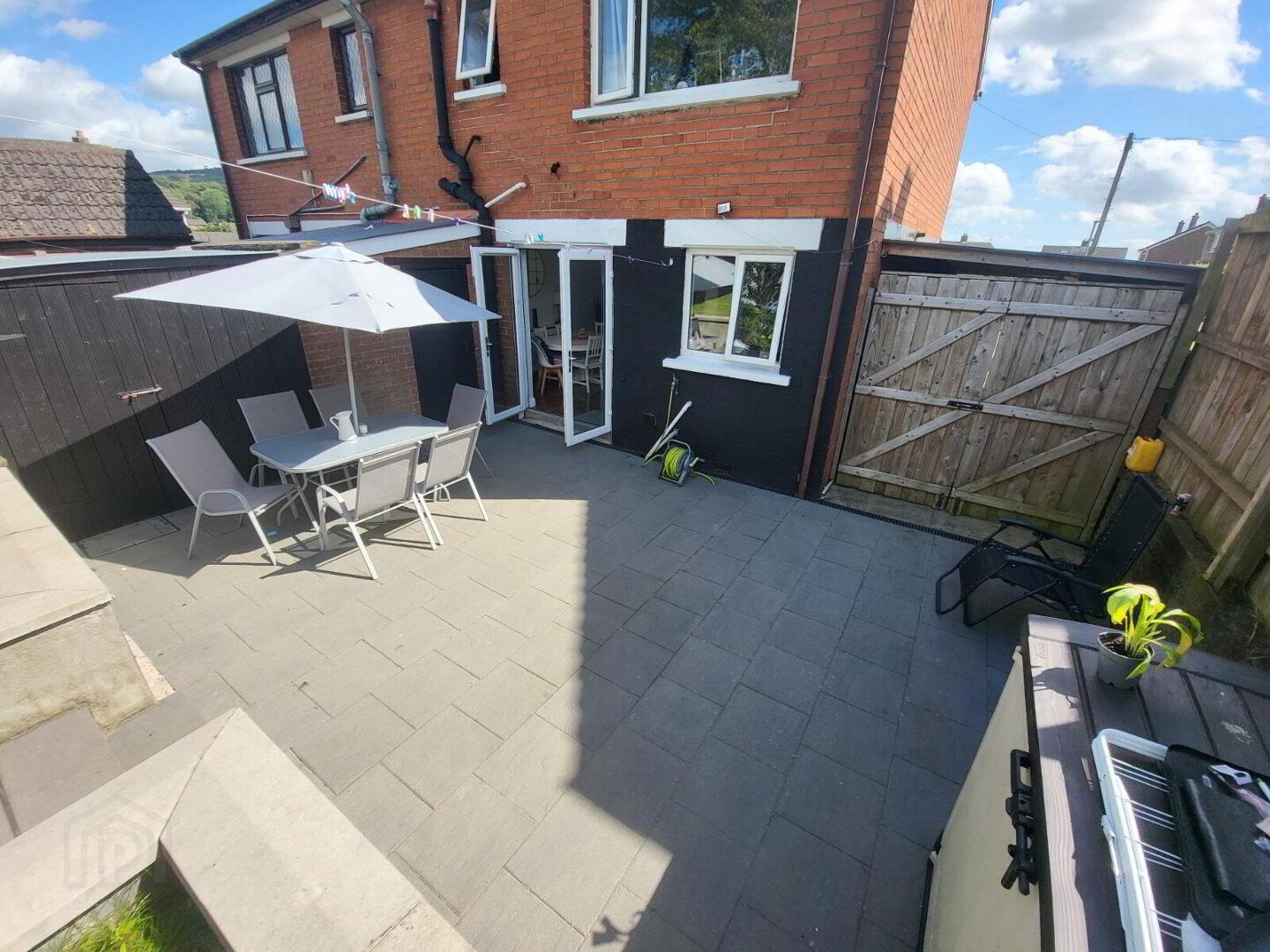 26 Elmfield Park 15 of 16