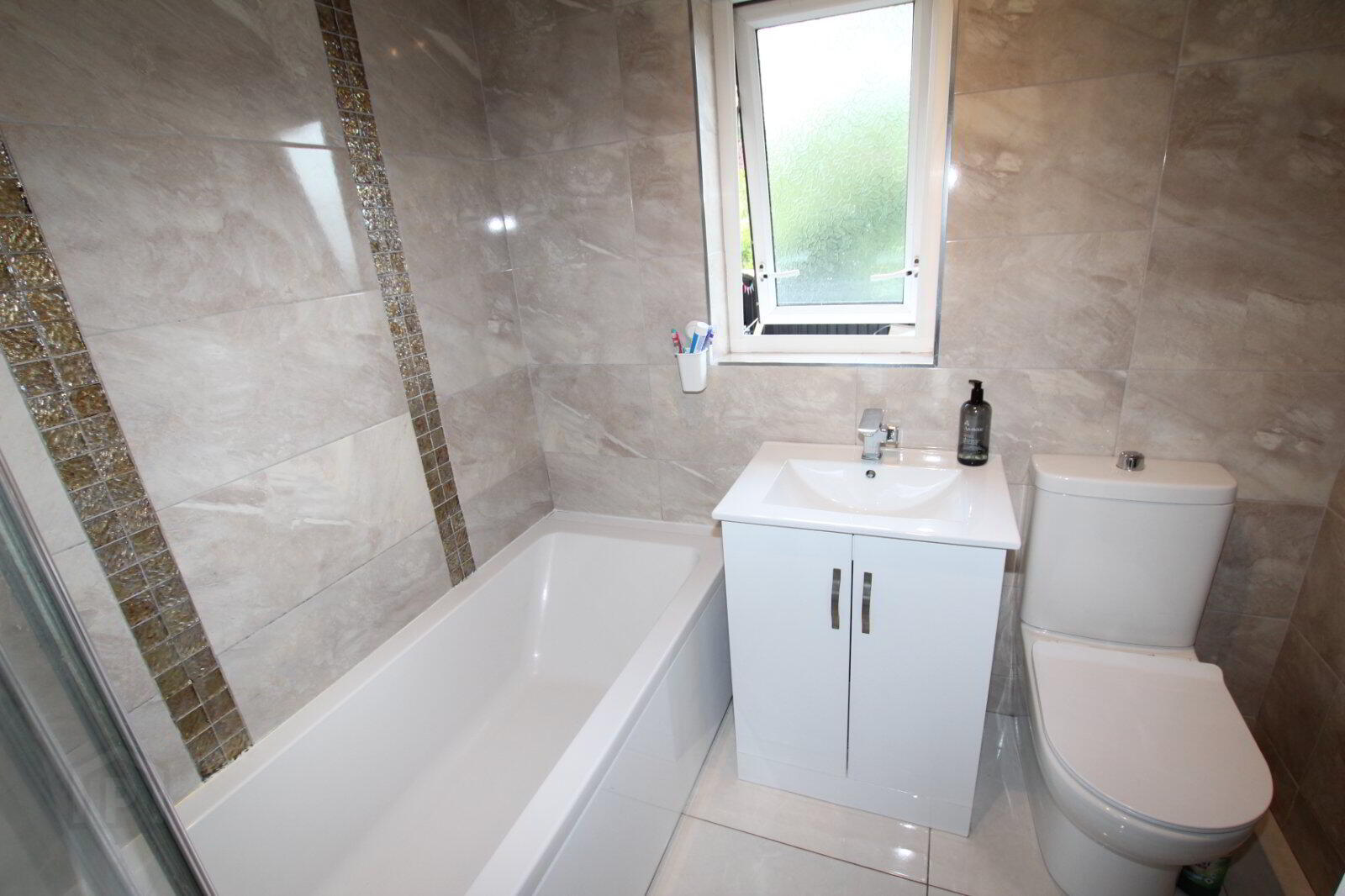 26 Elmfield Park 12 of 16